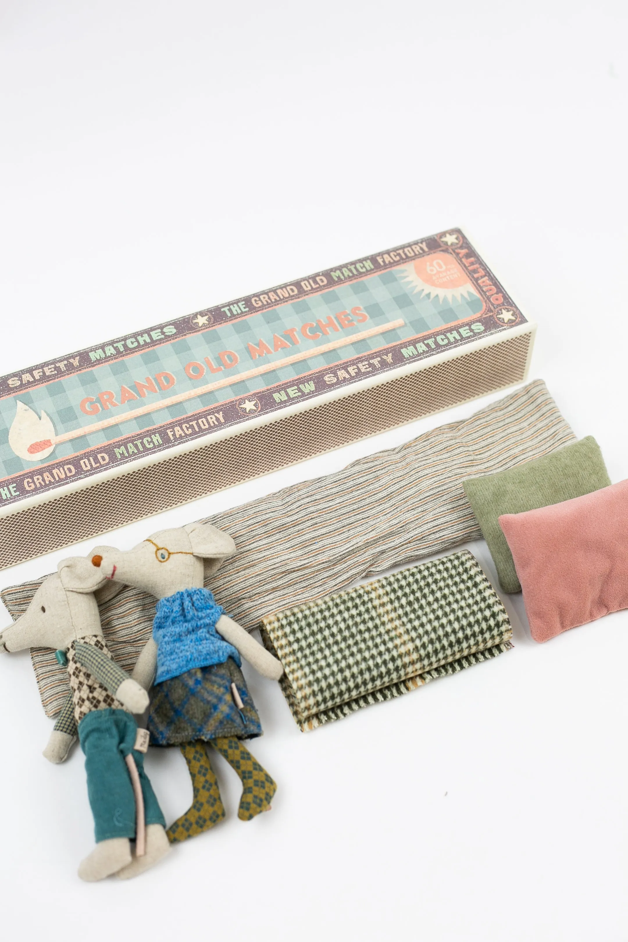 Grandma and Grandpa Mice in Cigarbox