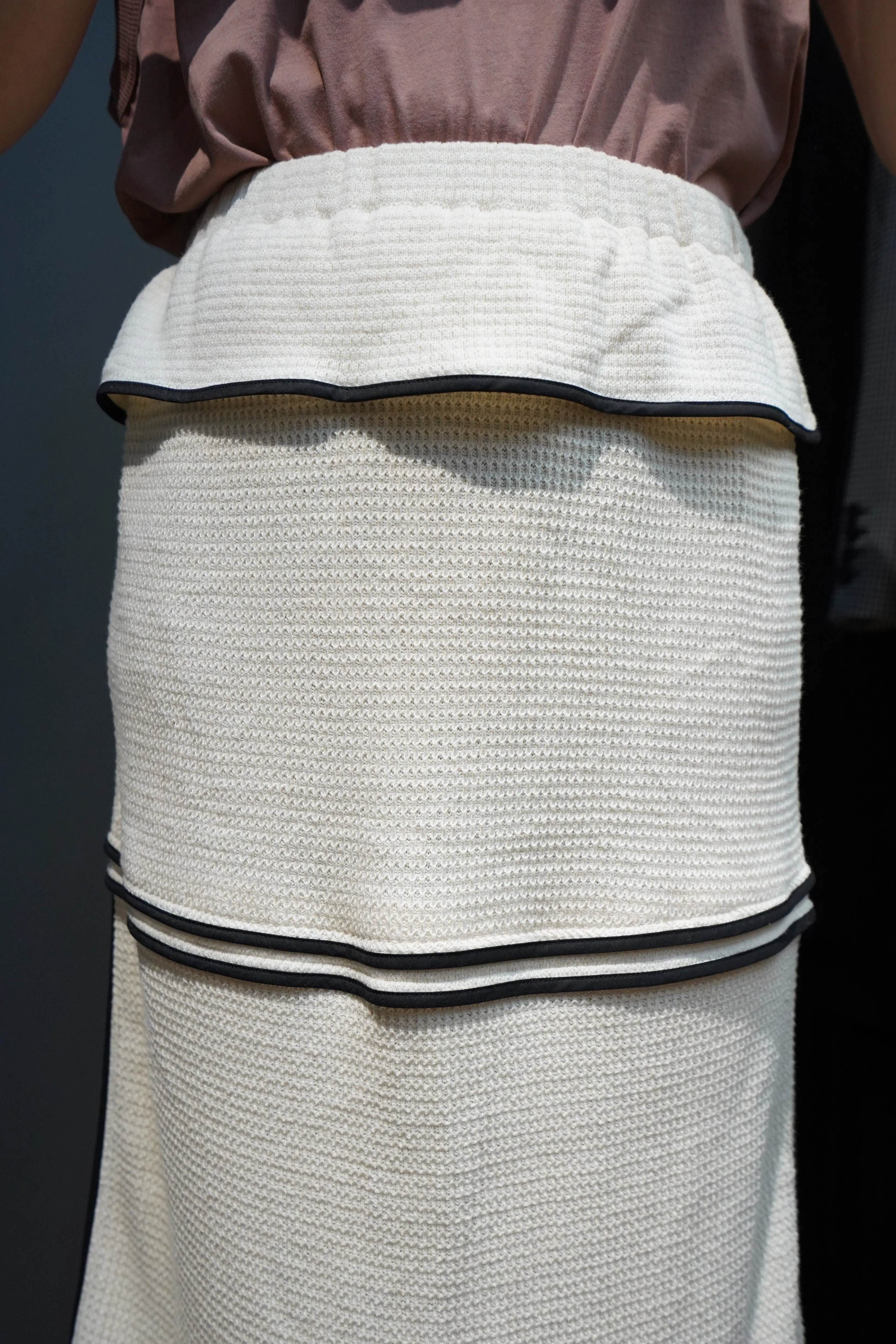 HOUGA drawing skirt(white)